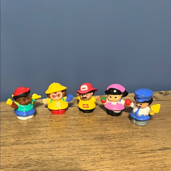 Fisher-Price Little People Blue and Red Action Figures Playset - Picture 1 of 11